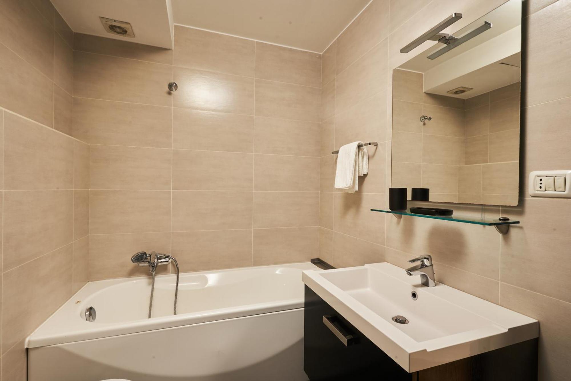 Gallery Suite The Turin Center Apartment 5 Floor, Free Garage, Big Terrace ภายนอก รูปภาพ